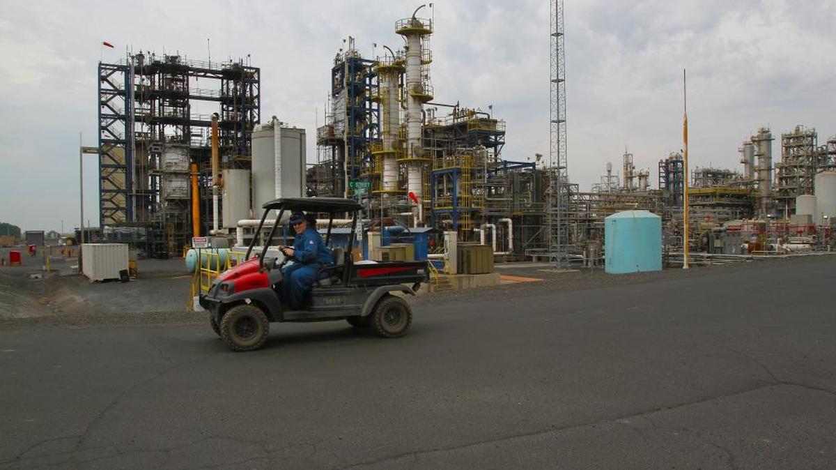The 550-acre Moses Lake, Wash., complex was the only place where REC Silicon made polysilicon primarily for the solar industry. The company suspended operations there this week, saying tariffs imposed by China had made its products too expensive for Chinese customers.