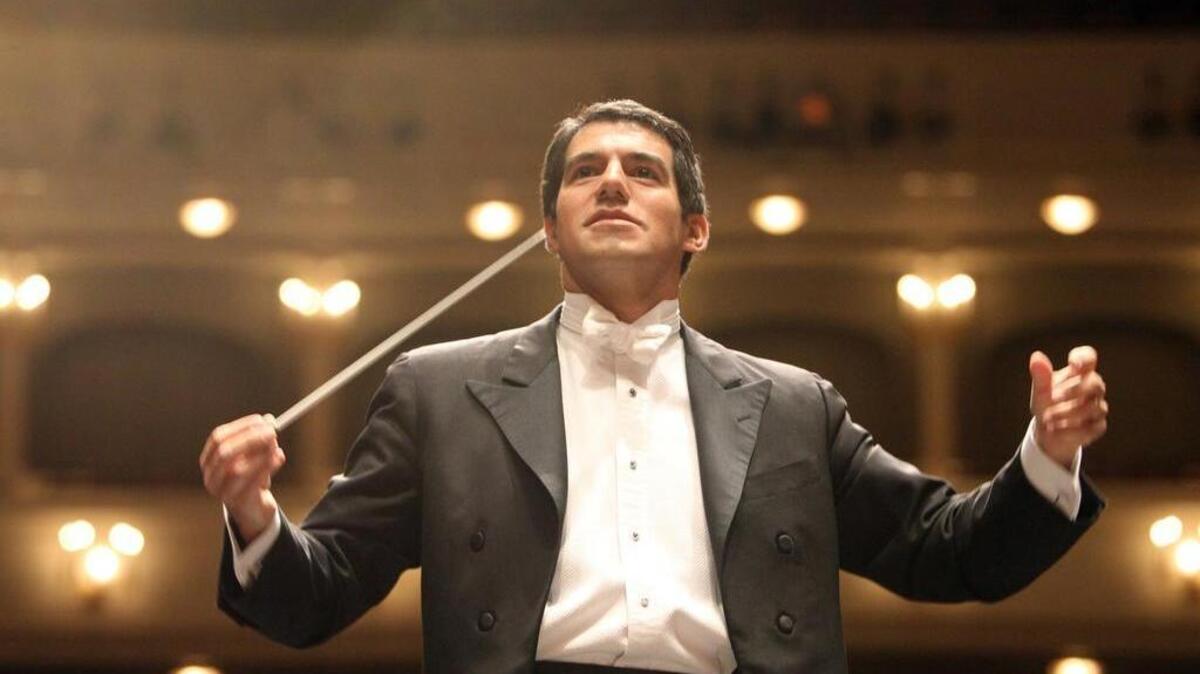 Miguel Harth-Bedoya, Fort Worth Symphony Orchestra conductor, says he was kicked out of Bass Hall on Sunday for carrying his daughter’s violin case. Bass Hall management says the conductor knew the rules.