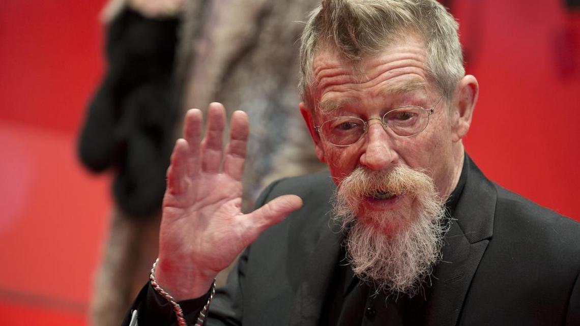 Actor John Hurt has died at the age of 77 after battling cancer since June 2015.