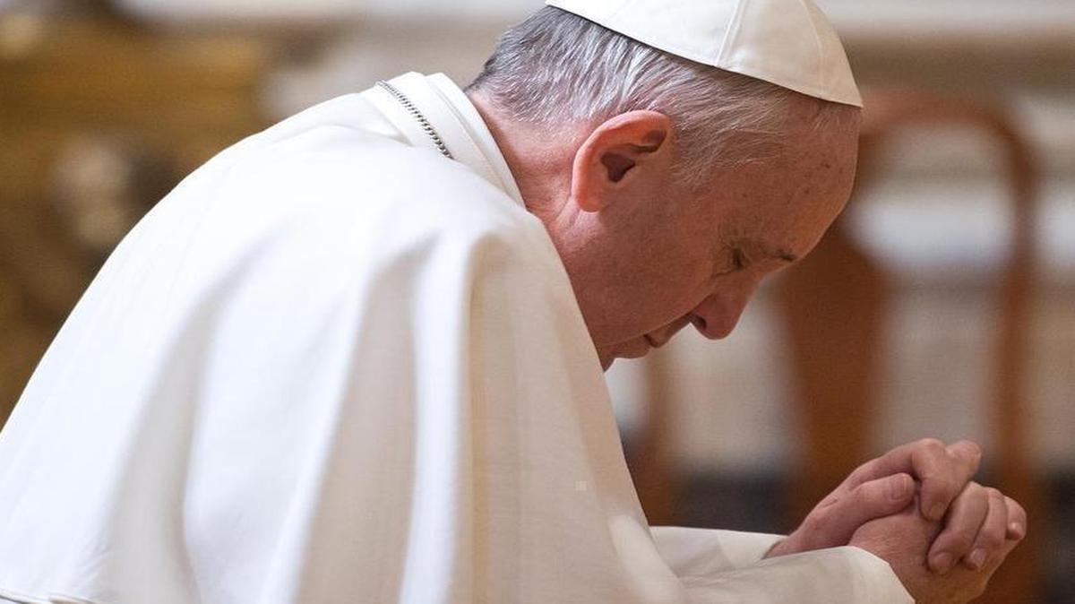 “I want to walk with you along the way of God’s mercy and tenderness,” he writes on the photo-sharing network owned by Mark Zuckerberg’s juggernaut Facebook, introducing himself under the account name “franciscus.” He had garnered 570,000 followers by midday Saturday. His is following no one at this time.