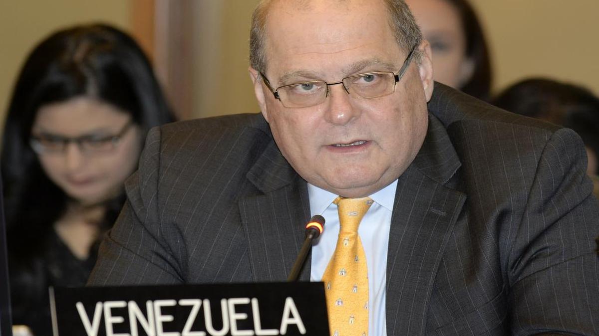 Bernardo Álvarez, Venezuela’s ambassador to the Organization of American States, made his first speech as the chairman of the OAS’s permanent council on Monday and defended Venezuela’s rejection of OAS monitoring of the upcoming elections. He’ll hold the chair for three months.
