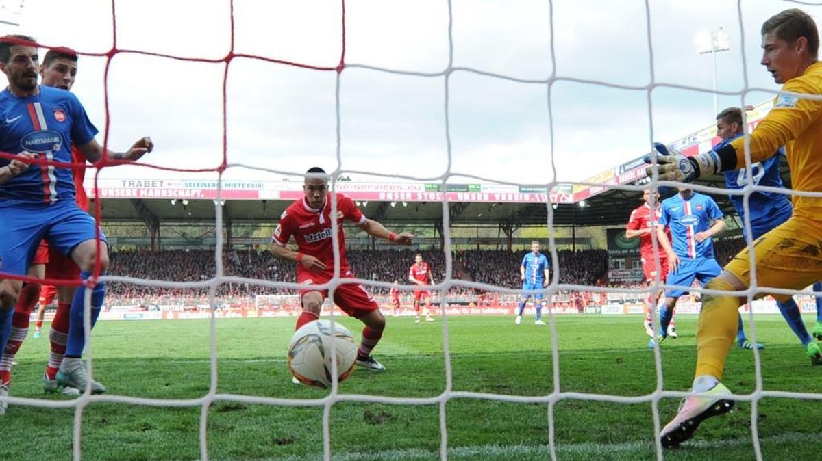 Bobby Wood scored a goal for Union Berlin during a home game against Heidenheim April 17, 2016.