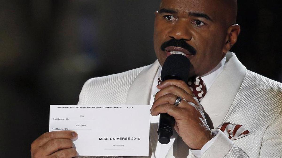 Steve Harvey holds up the card showing the winners after he incorrectly announced Miss Colombia Ariadna Gutierrez as the winner at the Miss Universe pageant on Sunday in Las Vegas. Miss Philippines Pia Alonzo Wurtzbach was named Miss Universe.