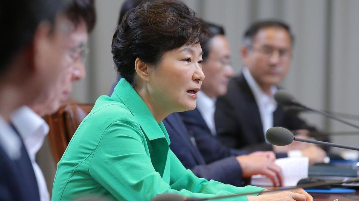 
South Korean President Park Geun-hye, second from left, speaks during a regular meeting at the presidential house in Seoul, South Korea, Monday. Park on Monday vowed a hard line, and signaled Seoul’s mounting frustration, as marathon negotiations by senior officials from the rival Koreas stretched into a third day. 
