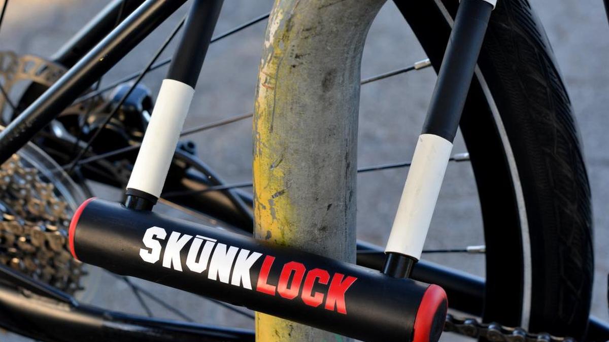 The Skunklock is a U-lock for bikes that releases a noxious chemical that induces vomiting, shortness of breath and vision impairment on thieves who cut through the lock.