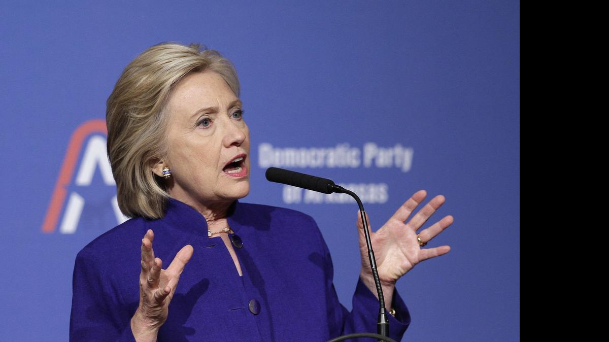 
Democratic presidential hopeful Hillary Rodham Clinton speaks at the Democratic Party of Arkansas Jefferson Jackson dinner in North Little Rock, Ark., July 18, 2015. 
