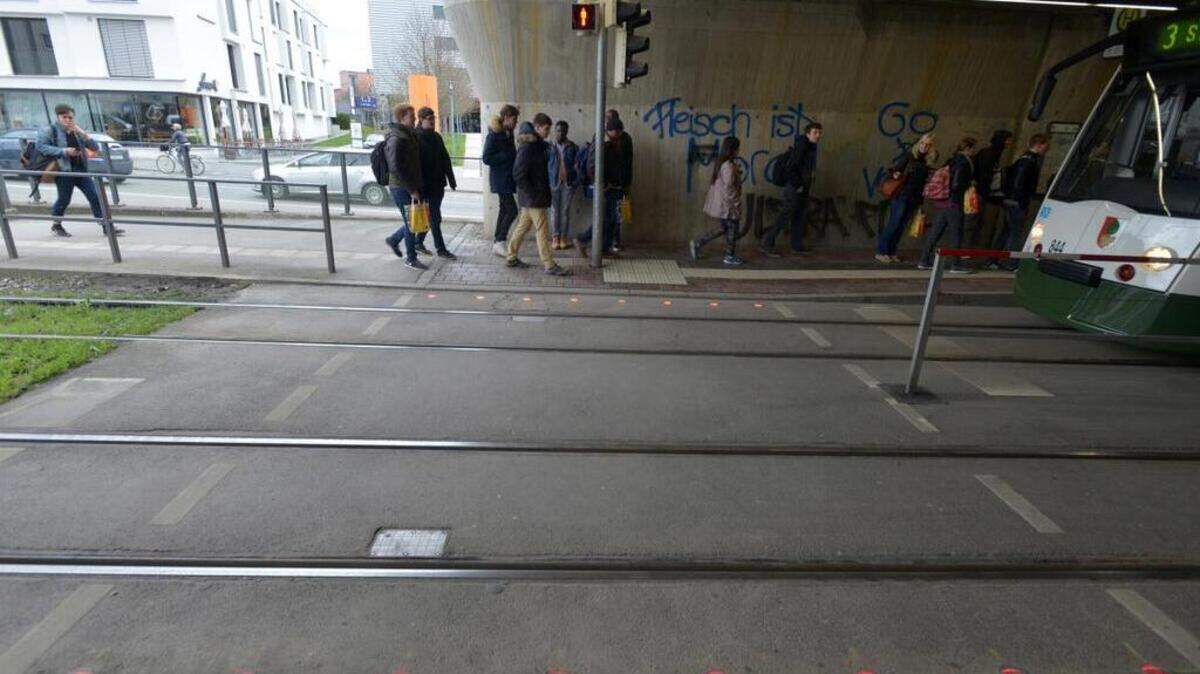 Augsburg, Germany, is installing traffic lights embedded in the pavement so pedestrians looking down at their smartphones won’t miss them.