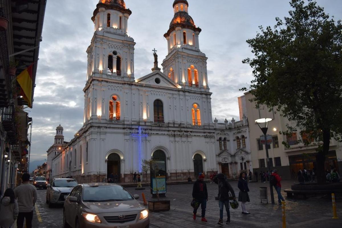 Cuenca, Ecuador has become a hotspot for U.S. retirees in recent years. Local officials estimate there are more than 10,000 ex-pats retired here, drawn by affordable housing and healthcare and the colonial-era architecture.