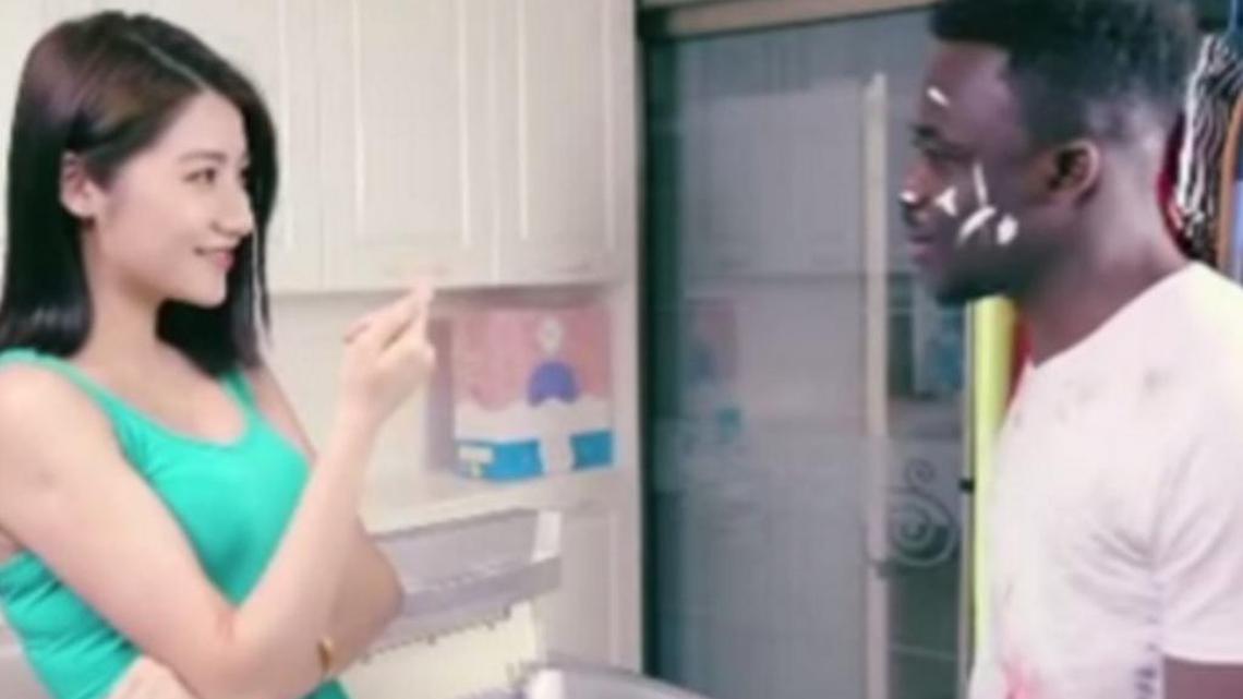 An image from a Qiaobi laundry detergent ad