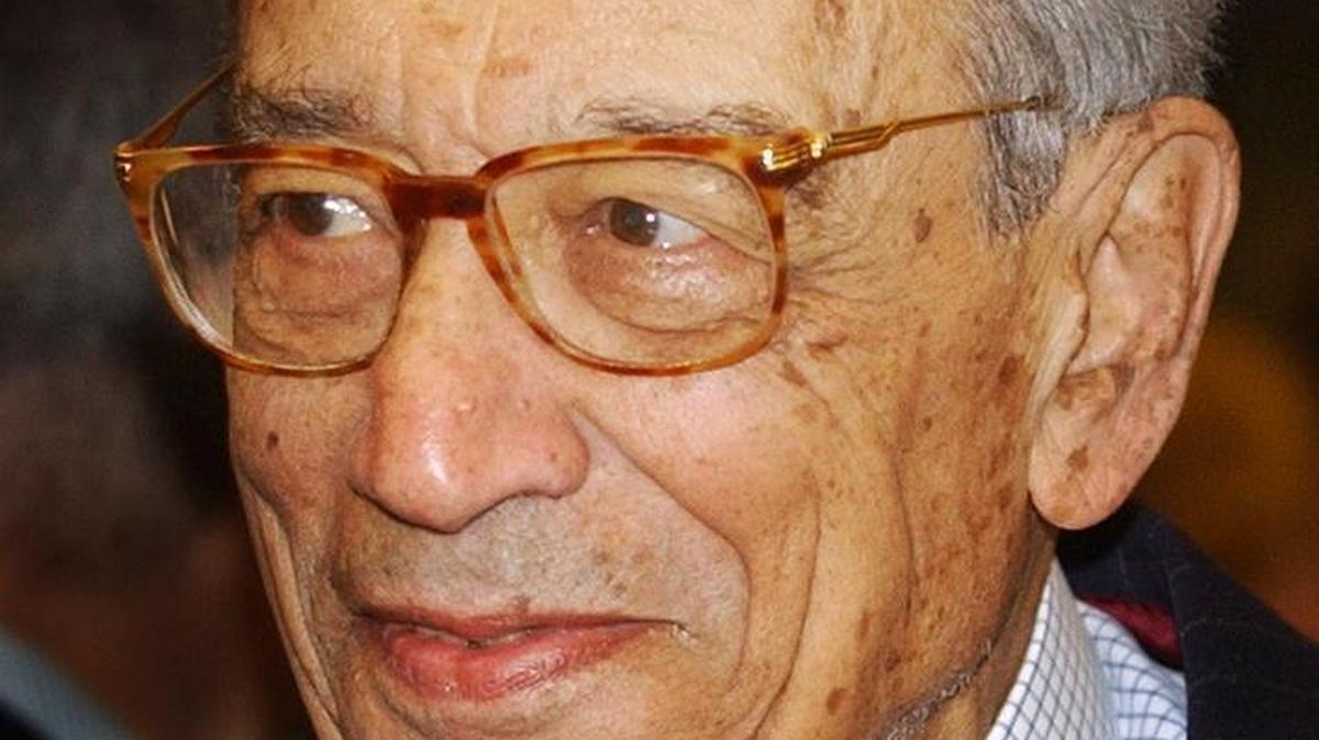 In this Nov. 30, 2004 file photo, former United Nations Secretary General Boutros Boutros-Ghali arrives for a meeting in Brussels. he U.N. Security Council has announced on Tuesday, Feb. 16, 2016 the death of former U.N. Secretary-General Boutros Boutros-Ghali. (AP Photo/Virginia Mayo, File)