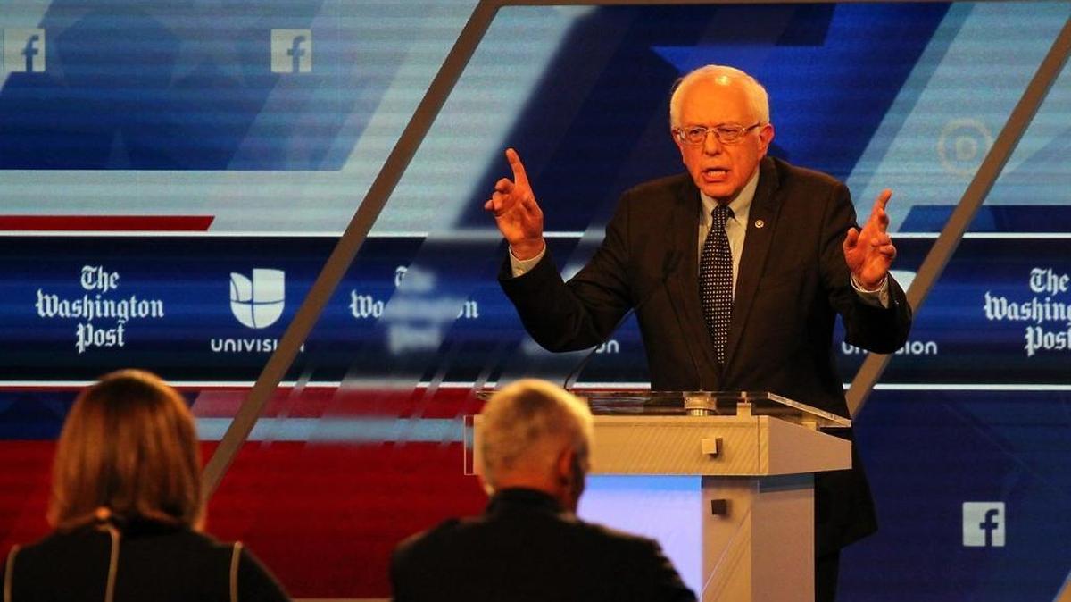 Democratic presidential candidate Bernie Sanders makes a point at Wednesday’s debate against Hillary Clinton at Miami Dade College Kendall Campus.