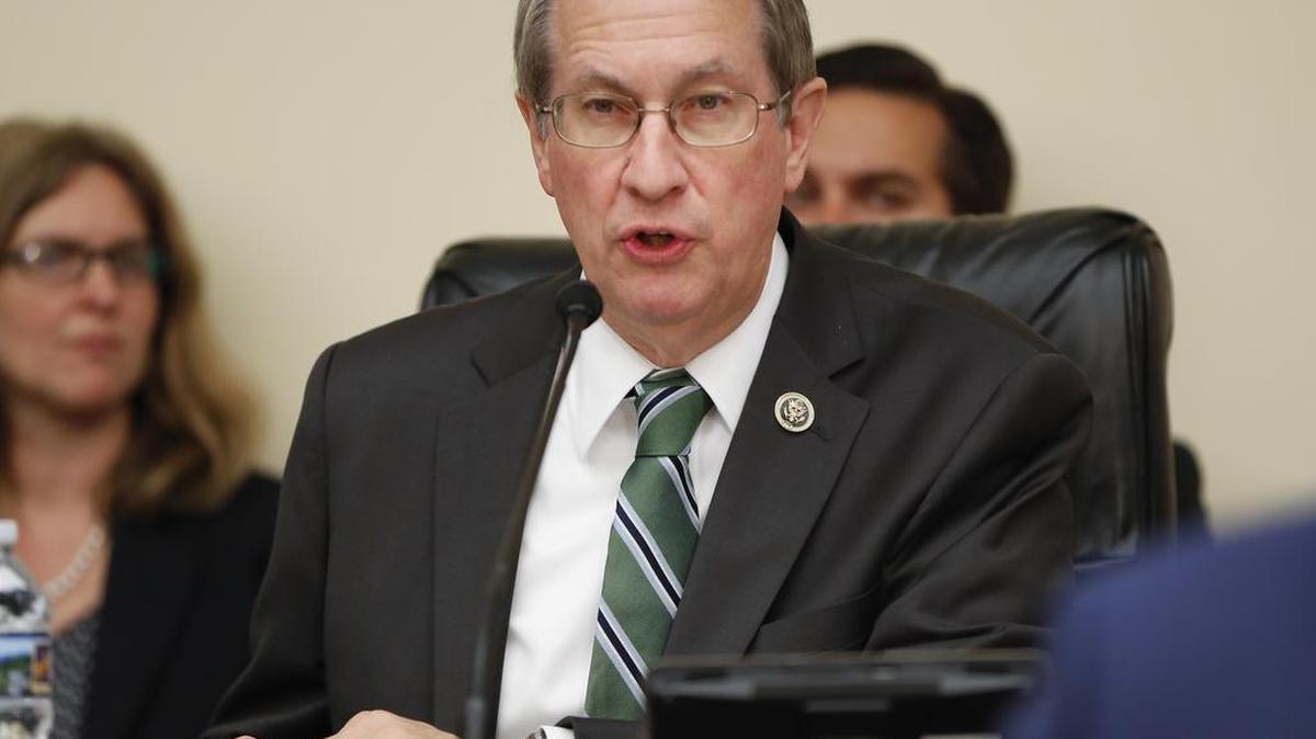 House Judiciary Committee Chairman Rep. Bob Goodlatte, R-Va., questions Commissioner John Koskinen on Capitol Hill in Washington, Wednesday, Sept. 21, 2016, during the committee's impeachment hearing.