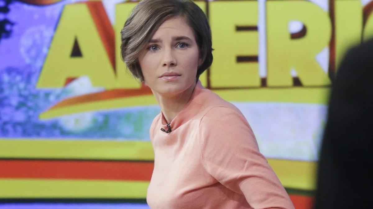 Amanda Knox prepares to leave the set following a television interview, Friday, Jan. 31, 2014 in New York.