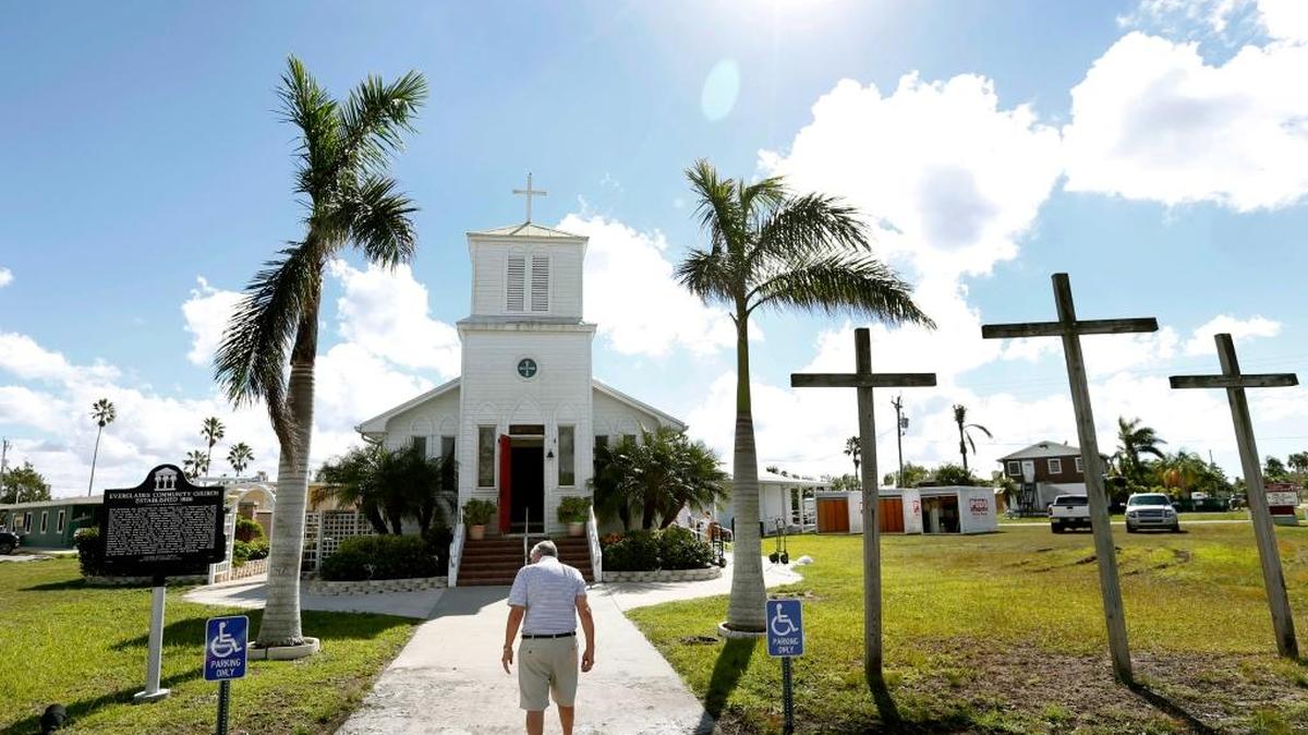 A last-minute addition to the House tax bill would make it easier for houses of worship to engage in political activity.