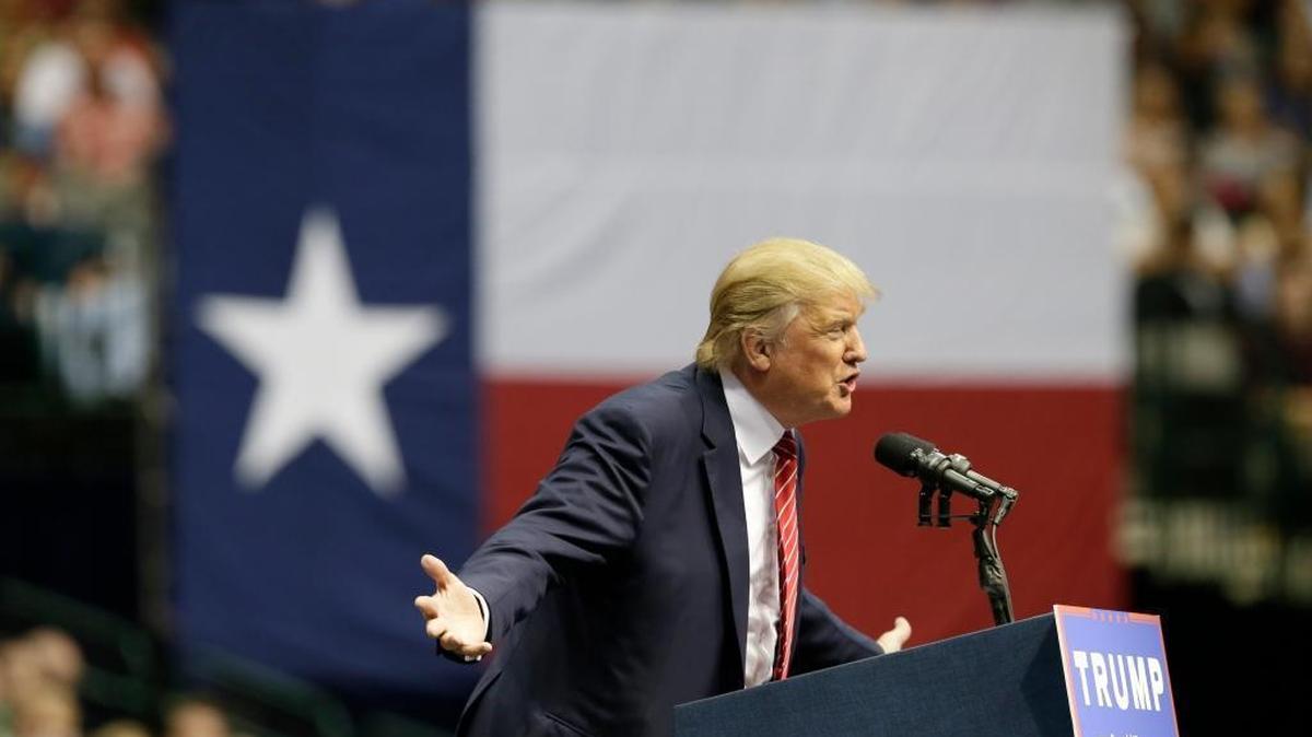 Republican presidential candidate Donald Trump speaks to supporters during a campaign event in Dallas, Sept. 14, 2015.
