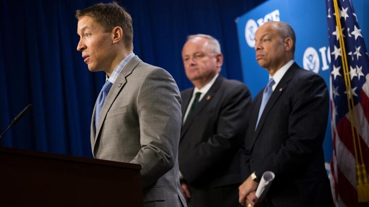 Former US Immigration and Customs Enforcement acting director Daniel Ragsdale, left.