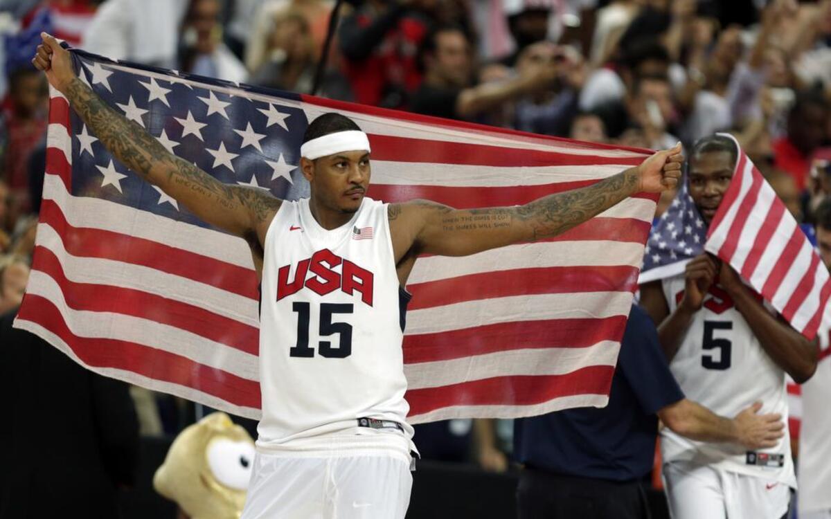 Carmelo Anthony (15) y Kevin Durant son dos de los pilares del equipo de basquetbol de Estados Unidos en los Juegos de Río.