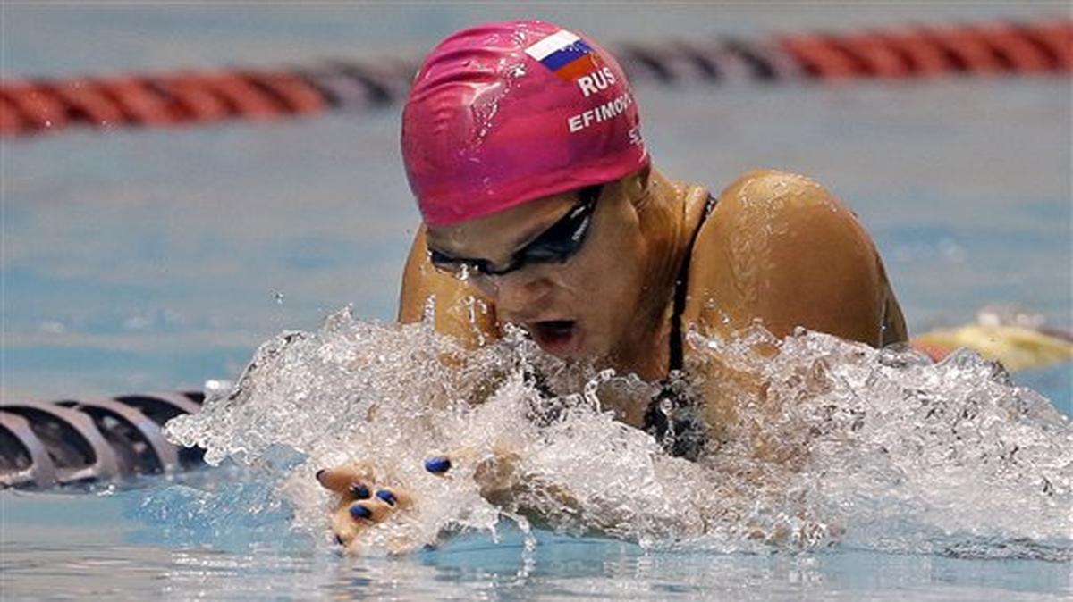 La campeona de los 100 metros de pecho Yulia Efimova es una de las atletas rusas excluídas para asistir a los Juegos de Río. 