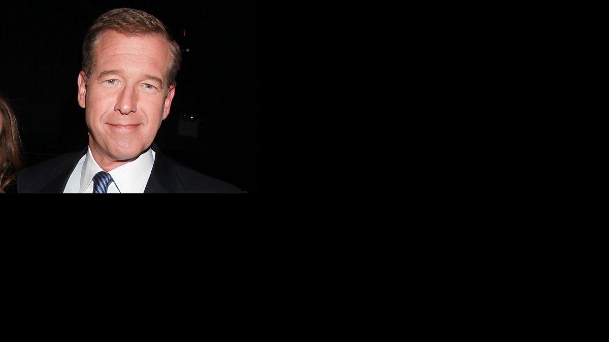 Brian Williams, en el estreno de la serie de HBO "Girls" en Nueva York en una fotografía del 4 de abril de 2012. Al responder ante la suspensión de seis meses para Brian Williams por presentar información engañosa a los espectadores, el director de NBC Universal Steve Burke dijo que su principal presentador de noticias se merece una segunda oportunidad, pero aún está por verse si se la darán.