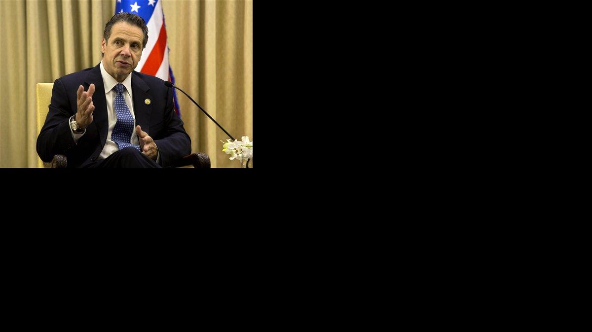 ARCHIVO - Foto de archivo, 13 de agosto de 2014, del gobernador de Nueva York, Andrew Cuomo, en Jerusalén. El gobernador de Nueva York, Andrew Cuomo, viaja a La Habana, el lunes 20 de abril de 2015, el primer gobernador estadounidense que va a Cuba desde el reciente deshielo en las relaciones con la nación comunista. Queda por verse si su misión comercial genera algo más que titulares en la prensa.