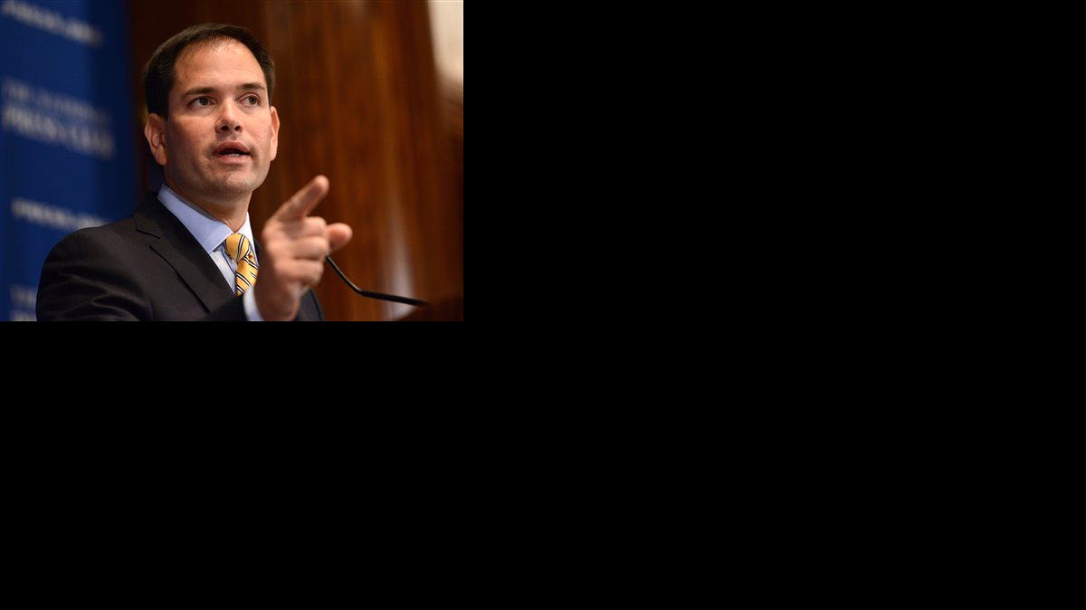 Fotografía de archivo del 13 de mayo de 2014 del senador Marco Rubio, republicano por Florida, hablando en el National Press Club, en Washington. El senador ha promovido las sanciones contra funcionarios del gobierno venezolano que violaron los derechos humanos. 